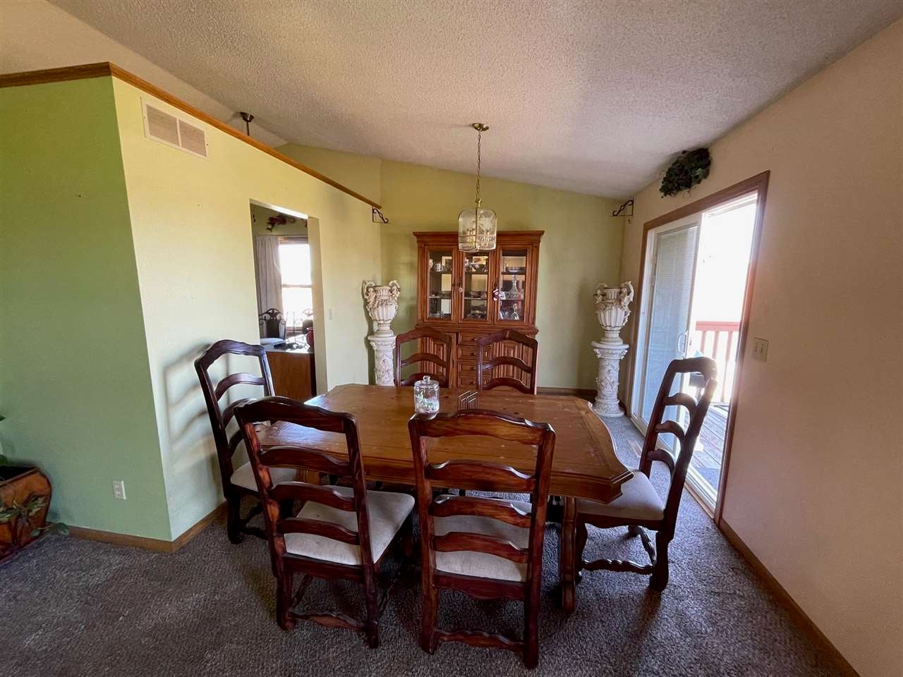 3221 Edgewood Road Southwest Cedar Rapids, IA 52404 - Photo 8 of 31 Gallery Image 8