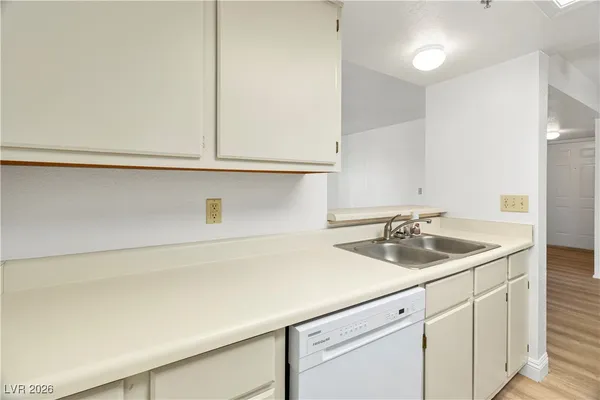 $144,900 | 3550 Bay Sands Drive, Unit 2015, Laughlin, NV 89029