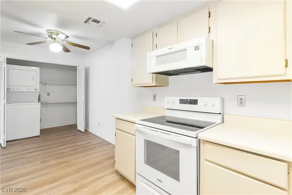 $144,900 | 3550 Bay Sands Drive, Unit 2015, Laughlin, NV 89029