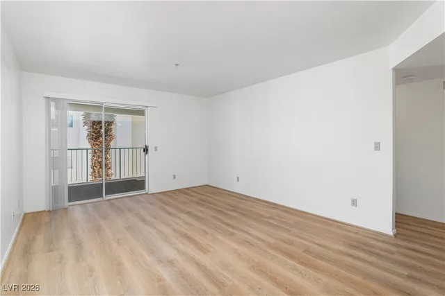 $155,900 | 3550 Bay Sands Drive, Unit 2015, Laughlin, NV 89029