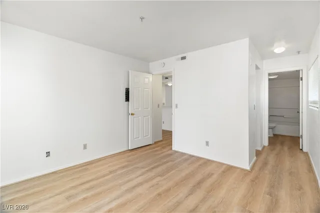 $155,900 | 3550 Bay Sands Drive, Unit 2015, Laughlin, NV 89029