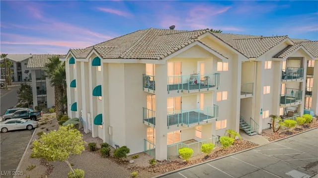 $155,900 | 3550 Bay Sands Drive, Unit 2015, Laughlin, NV 89029