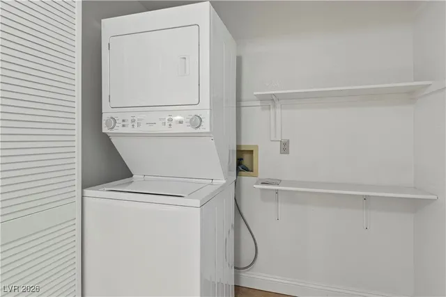 $155,900 | 3550 Bay Sands Drive, Unit 2015, Laughlin, NV 89029