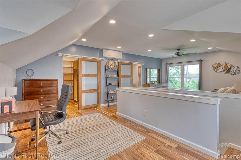 1384 Cambridge Road Berkley, MI 48072 - Photo 21 of 48