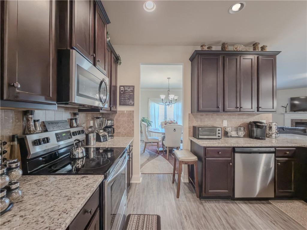 2106 Bridgewater Pass Hampton, GA 30228 - Photo 9 of 35