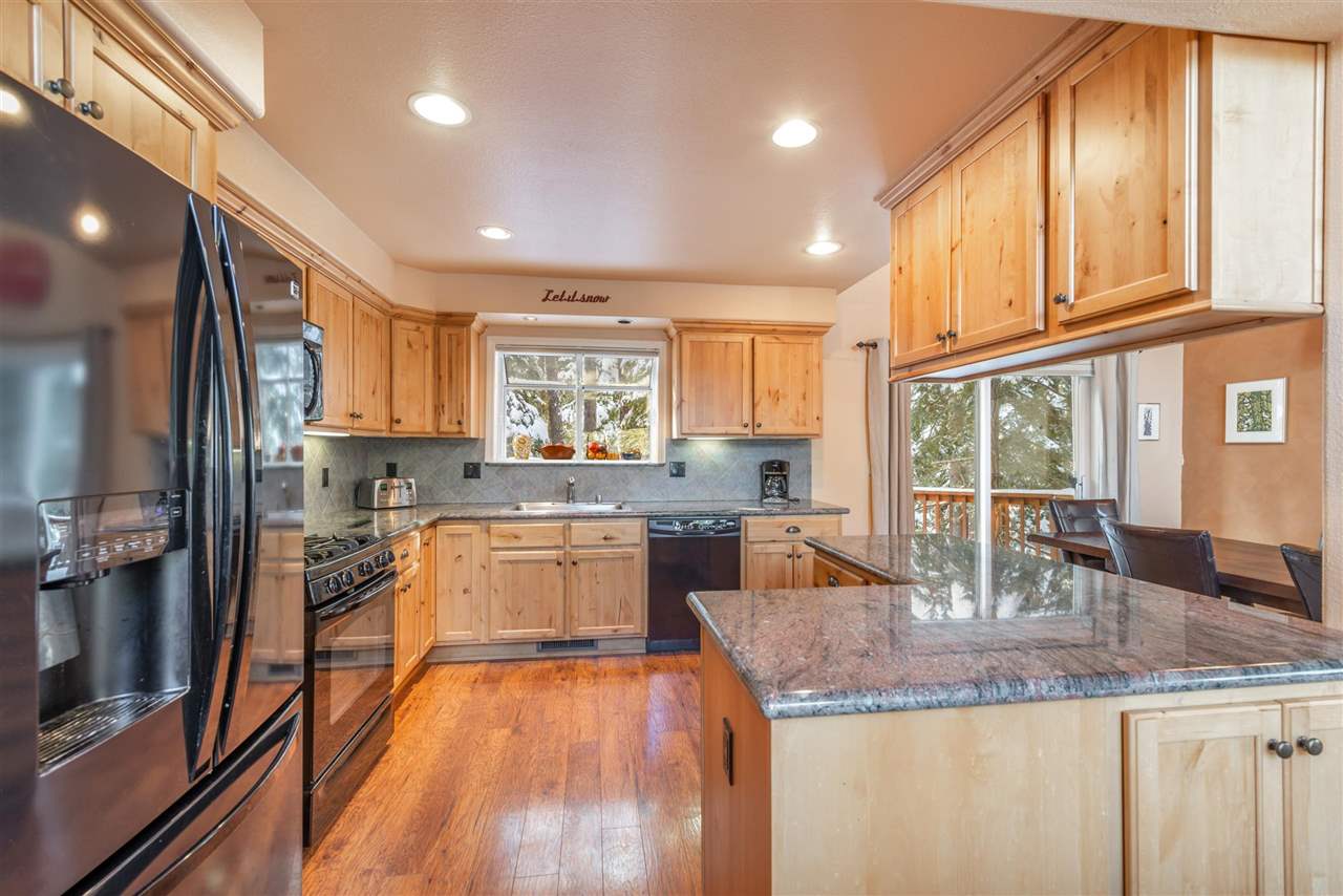 14181 Tyrol Road Truckee, CA 96161 - Photo 6 of 21 Gallery Image 6