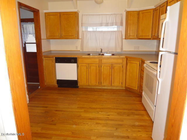 890 North Hoosac Road Williamstown, MA 01267 - Photo 5 of 12 Kitchen