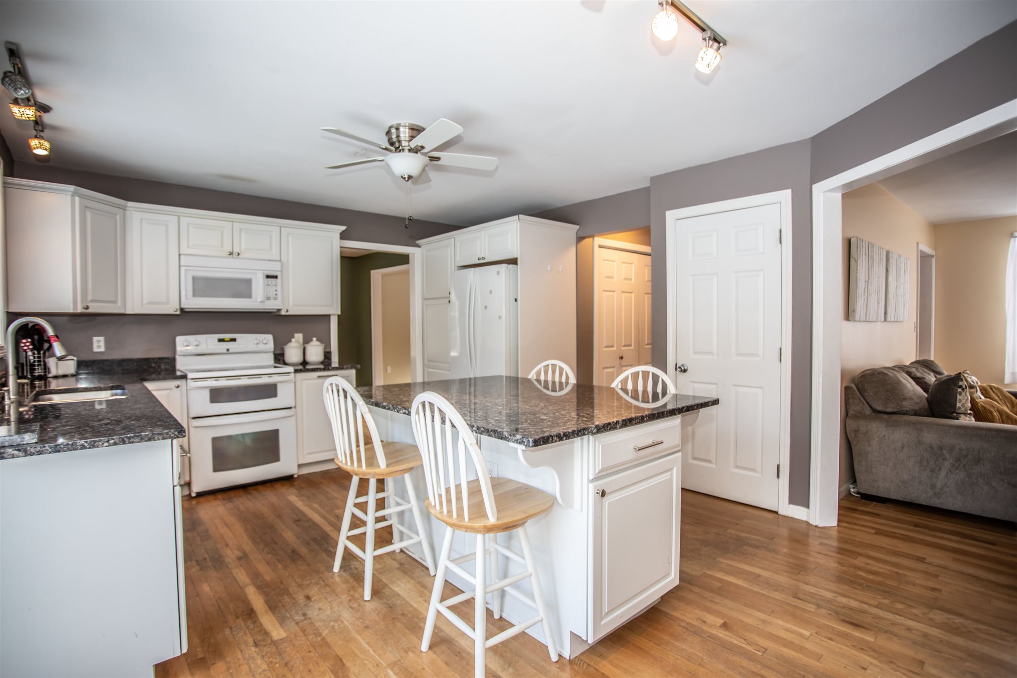 60 Parkhurst Road Merrimack, NH 03054 - Photo 5 of 31