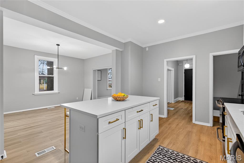 8811 North Avenue St. Louis, MO 63114 - Photo 11 of 41