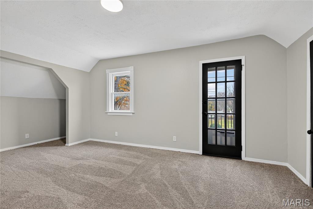 8811 North Avenue St. Louis, MO 63114 - Photo 17 of 41