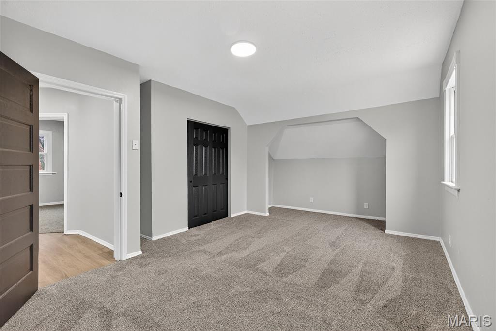 8811 North Avenue St. Louis, MO 63114 - Photo 18 of 41