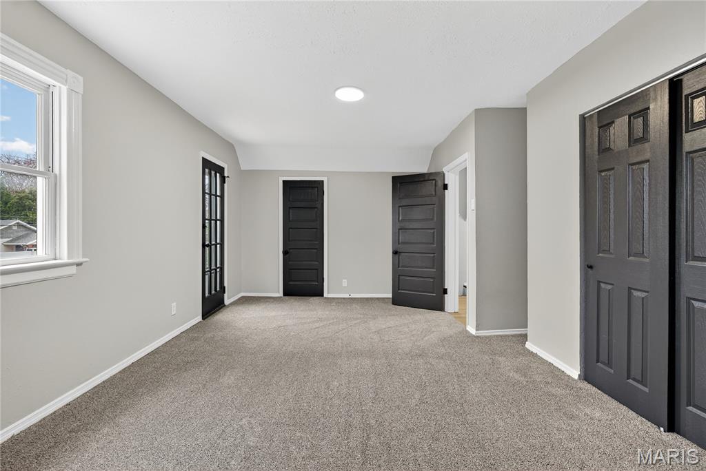 8811 North Avenue St. Louis, MO 63114 - Photo 19 of 41