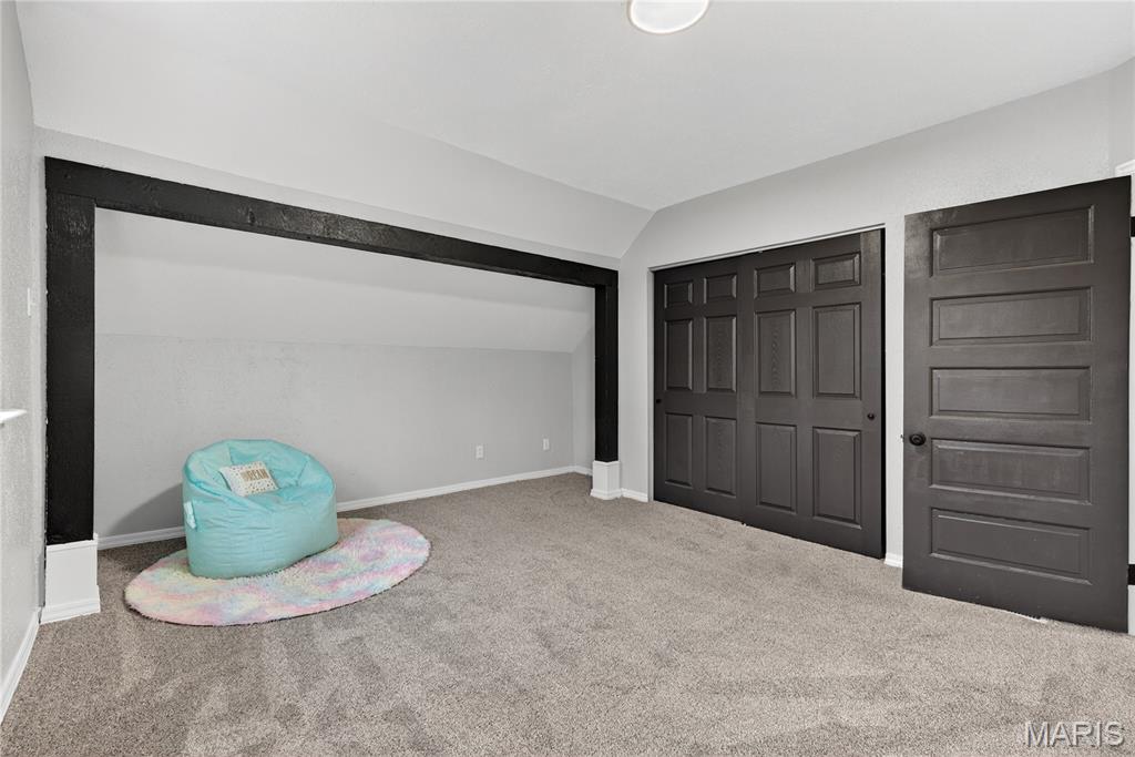 8811 North Avenue St. Louis, MO 63114 - Photo 23 of 41