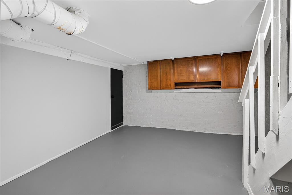 8811 North Avenue St. Louis, MO 63114 - Photo 35 of 41