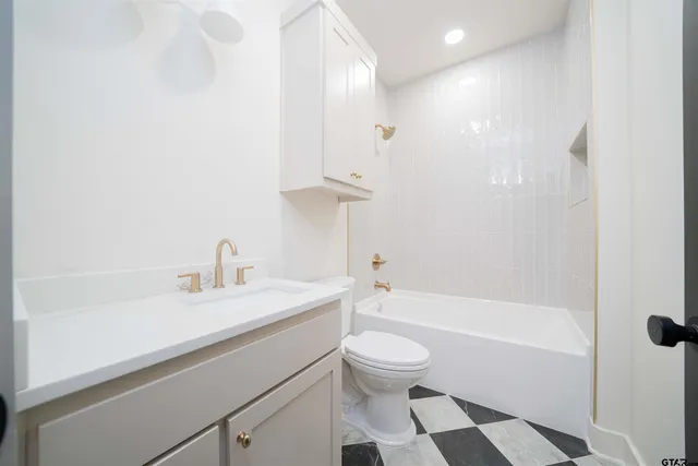 $357,500 | 284 Ron Boyett Drive, White Oak, TX 75693