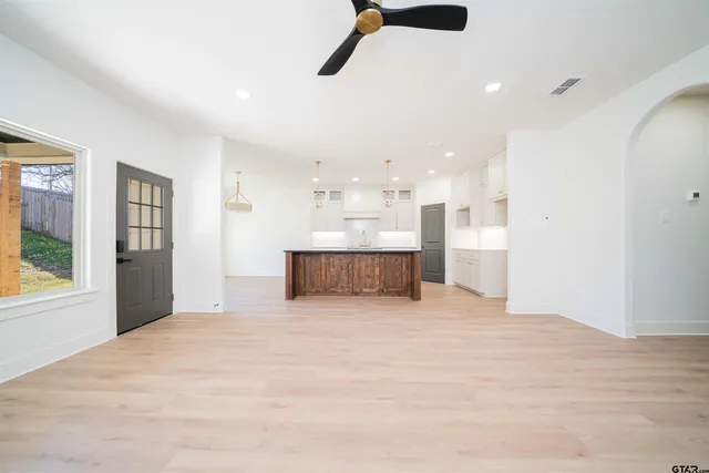 $357,500 | 284 Ron Boyett Drive, White Oak, TX 75693