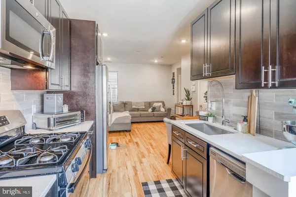 $1,850 | 1431 North 5th Street, Unit 2, Philadelphia, PA 19122