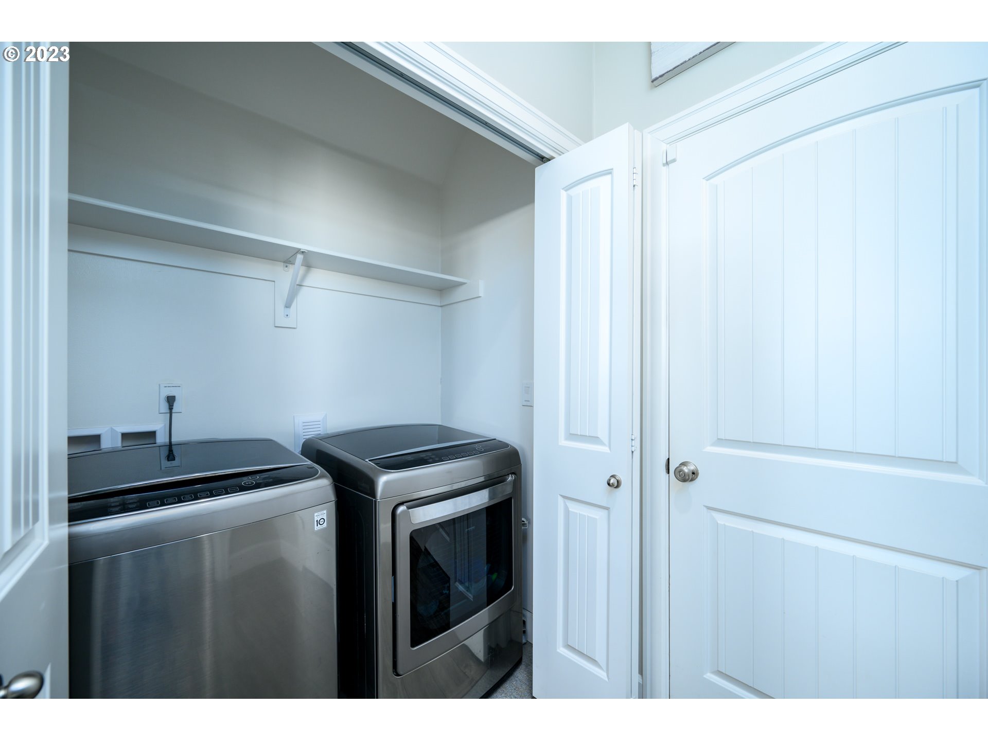 501 Merlot Street Amity, OR 97101 - Photo 26 of 44 a utility room with dryer and washer