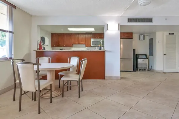 $350,000 | 1009 North Ocean Boulevard, Unit 503, Pompano Beach, FL 33062