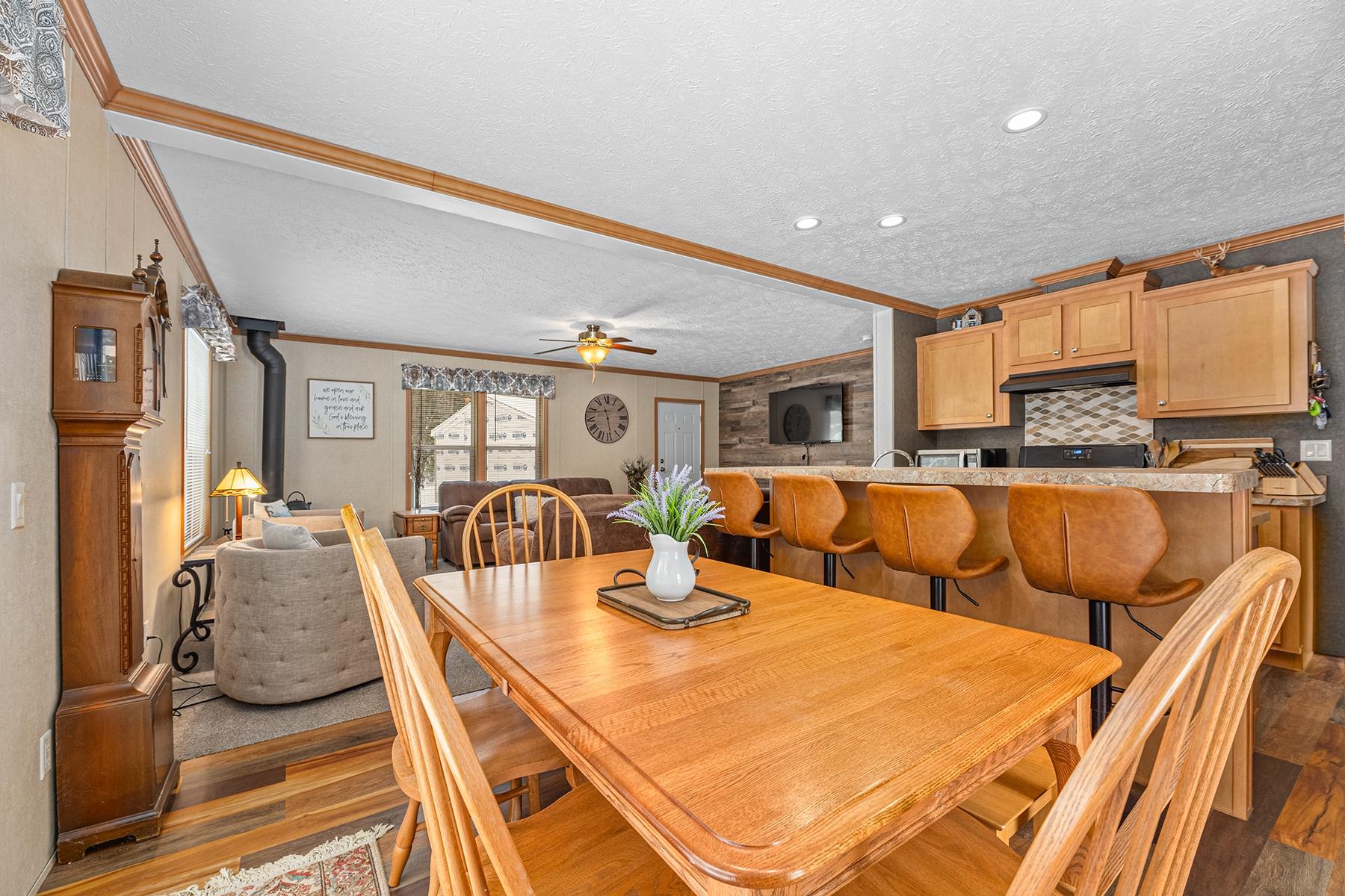 6400 Journeys End Road Rhinelander, WI 54501 - Photo 10 of 35 Gallery Image 10