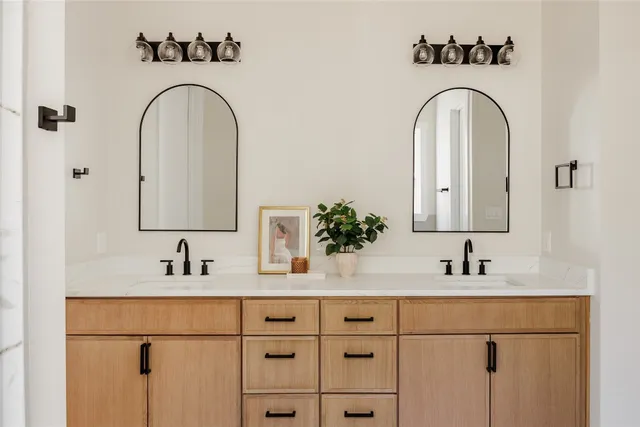 $1,935,000 | 901 Redd Street, Austin, TX 78745