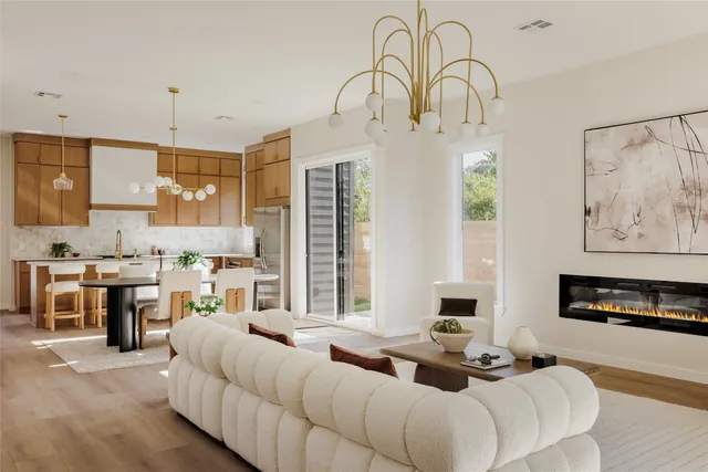 $1,935,000 | 901 Redd Street, Austin, TX 78745