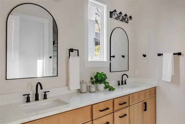 $1,935,000 | 901 Redd Street, Austin, TX 78745