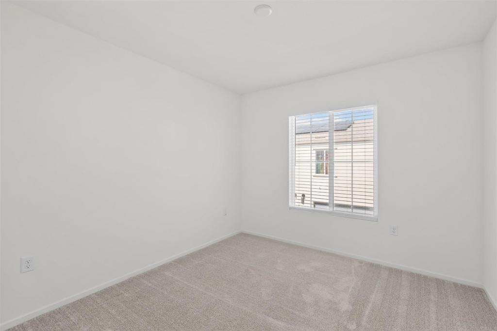 355 Citrine Trail Fallbrook, CA 92028 - Photo 19 of 27 an empty room with a window