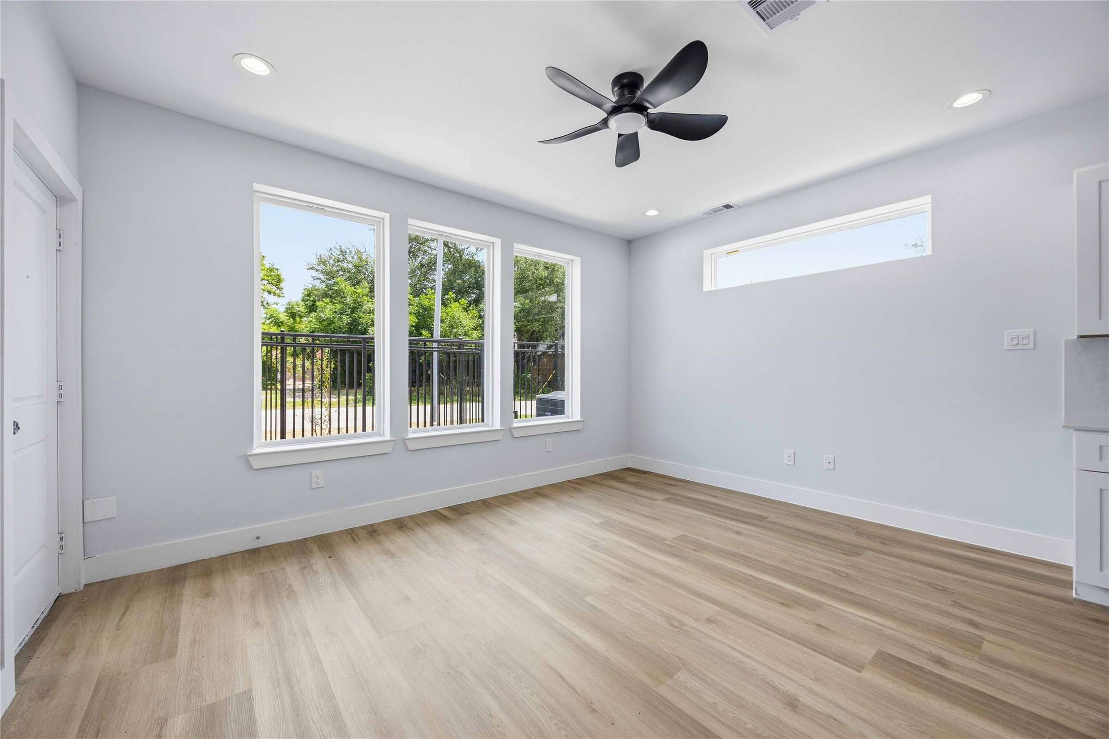 4138 Larkspur Street, Unit B Houston, TX 77051 - Photo 8 of 19