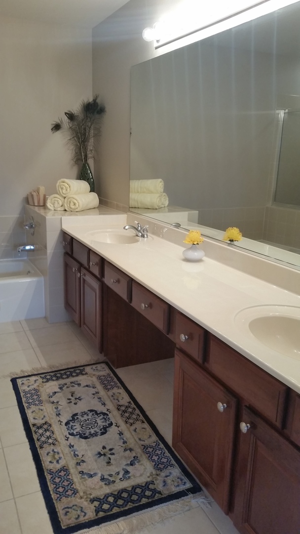 1307 Nutmeg Court, Unit D Mount Prospect, IL 60056 - Photo 10 of 18
