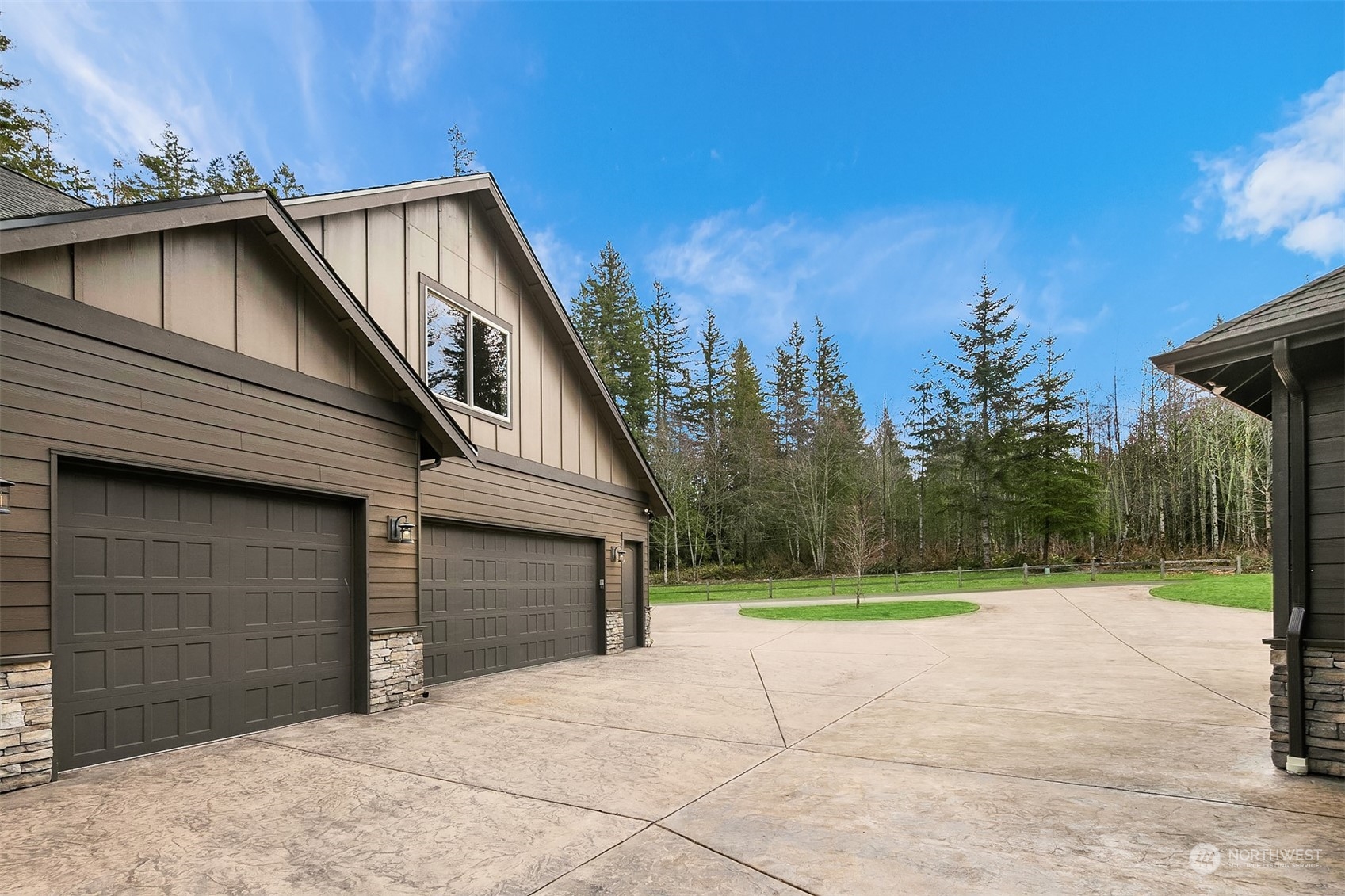 6809 Lake Alice Road Southeast Fall City, WA 98024 - Photo 5 of 40 Gallery Image 5