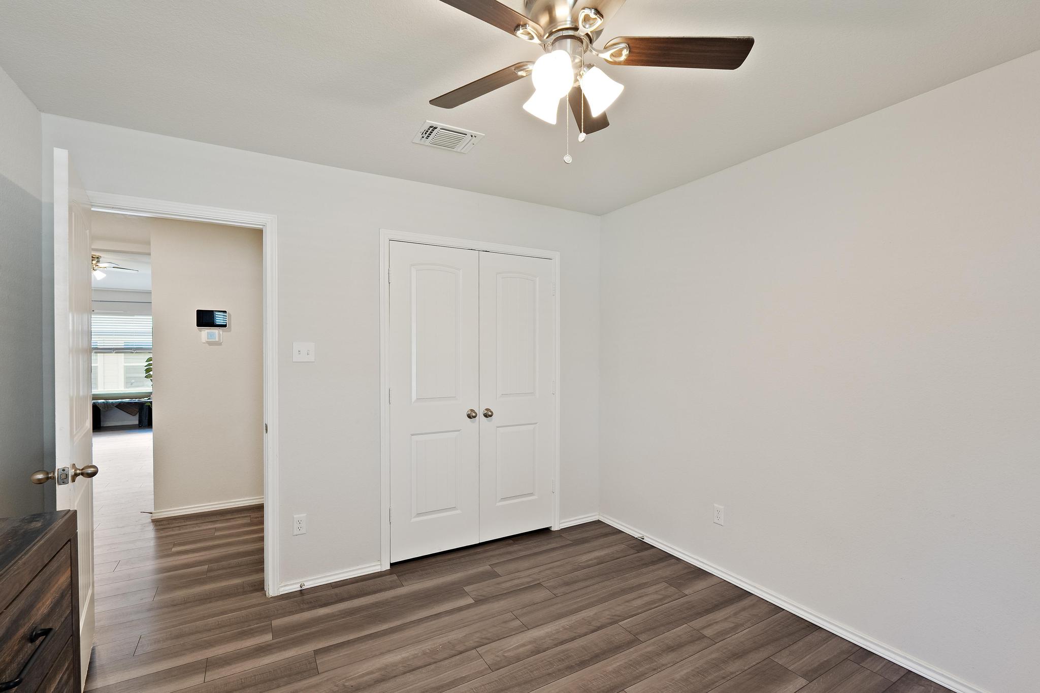 112 Pivot Drive Taylor, TX 76574 - Photo 17 of 24
