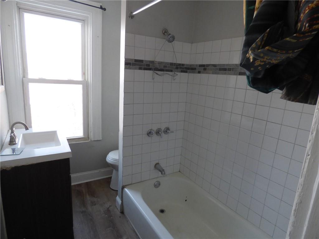 226 Lobinger Avenue Braddock, PA 15104 - Photo 9 of 32