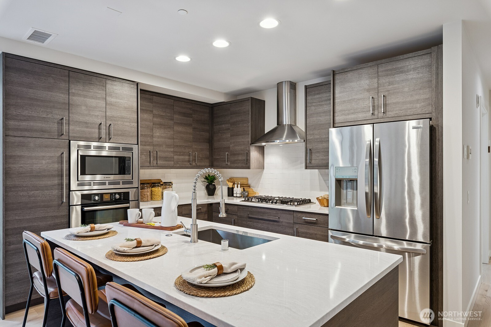 10000 Main Street, Unit 502 Bellevue, WA 98004 - Photo 12 of 26