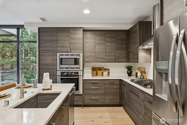 $998,888 | 10000 Main Street, Unit 502, Bellevue, WA 98004