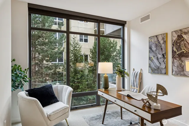 $998,888 | 10000 Main Street, Unit 502, Bellevue, WA 98004