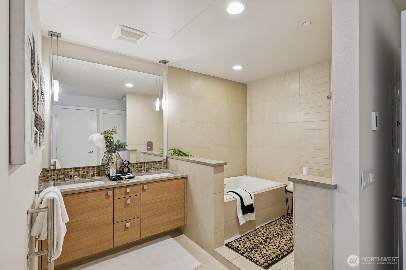 10000 Main Street, Unit 502 Bellevue, WA 98004 - Photo 19 of 26