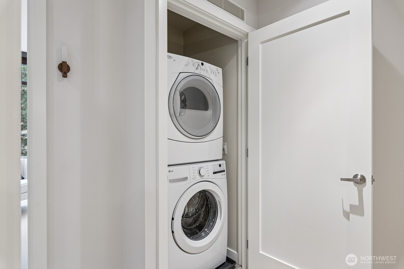 10000 Main Street, Unit 502 Bellevue, WA 98004 - Photo 22 of 26