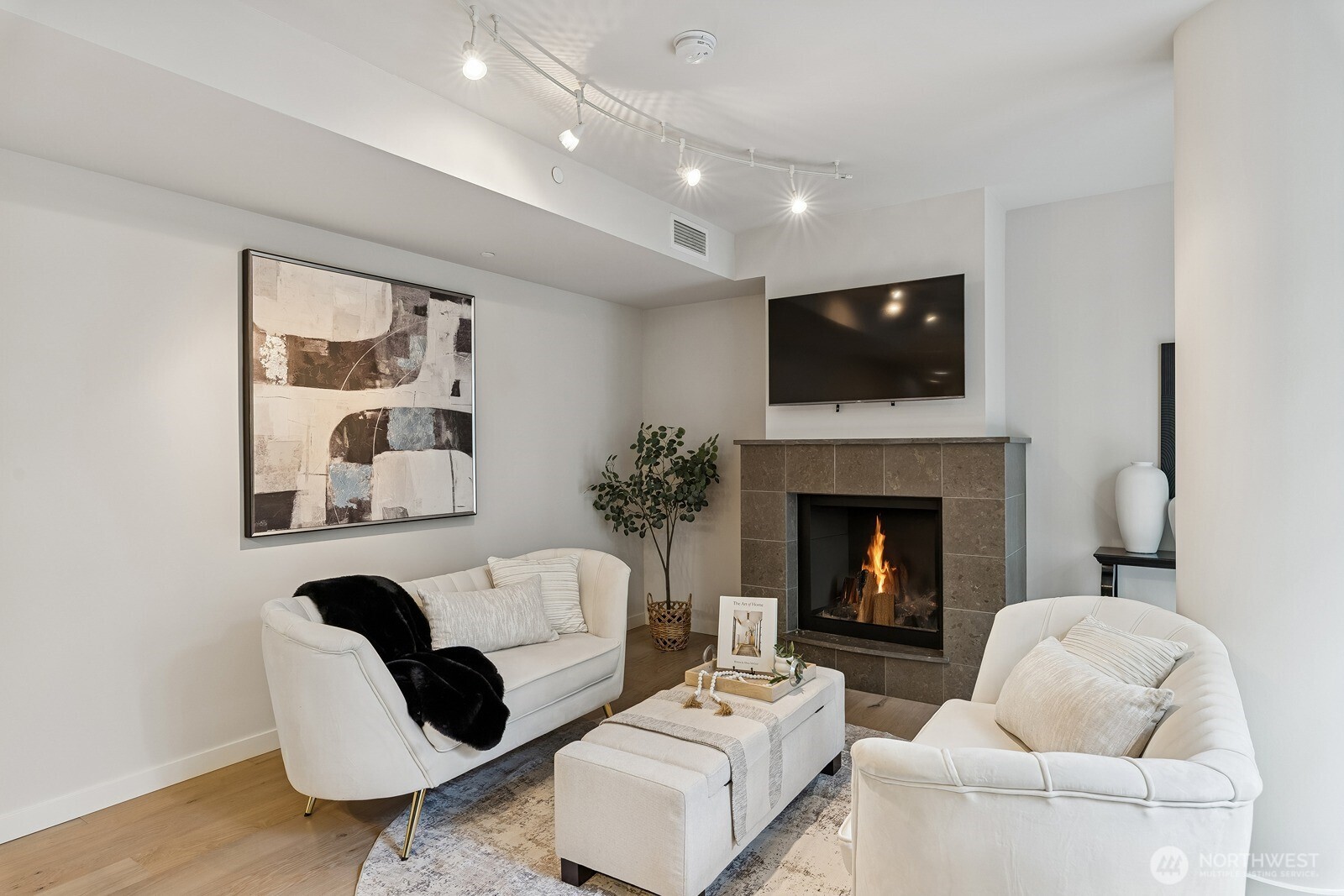 10000 Main Street, Unit 502 Bellevue, WA 98004 - Photo 7 of 26