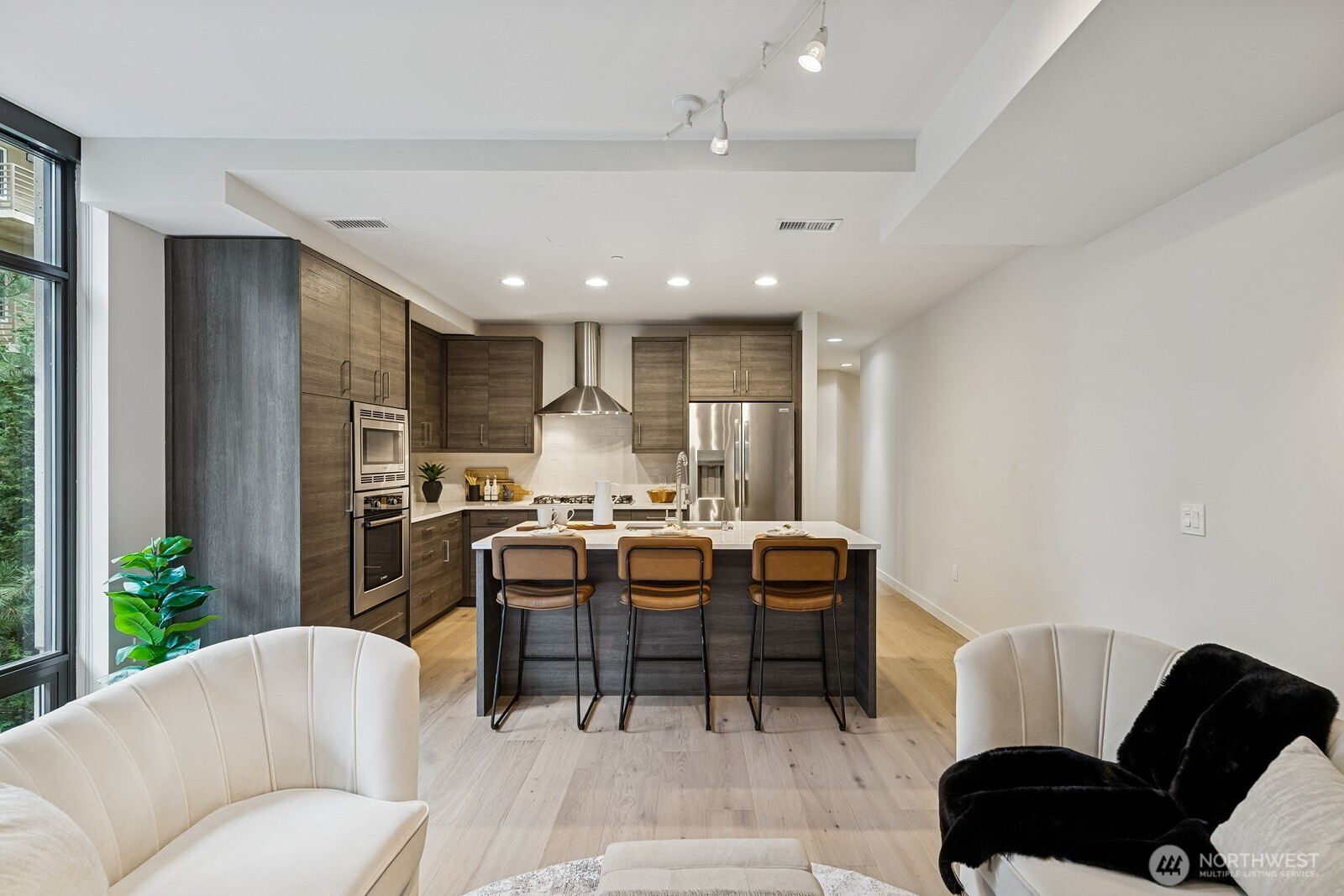 10000 Main Street, Unit 502 Bellevue, WA 98004 - Photo 9 of 26