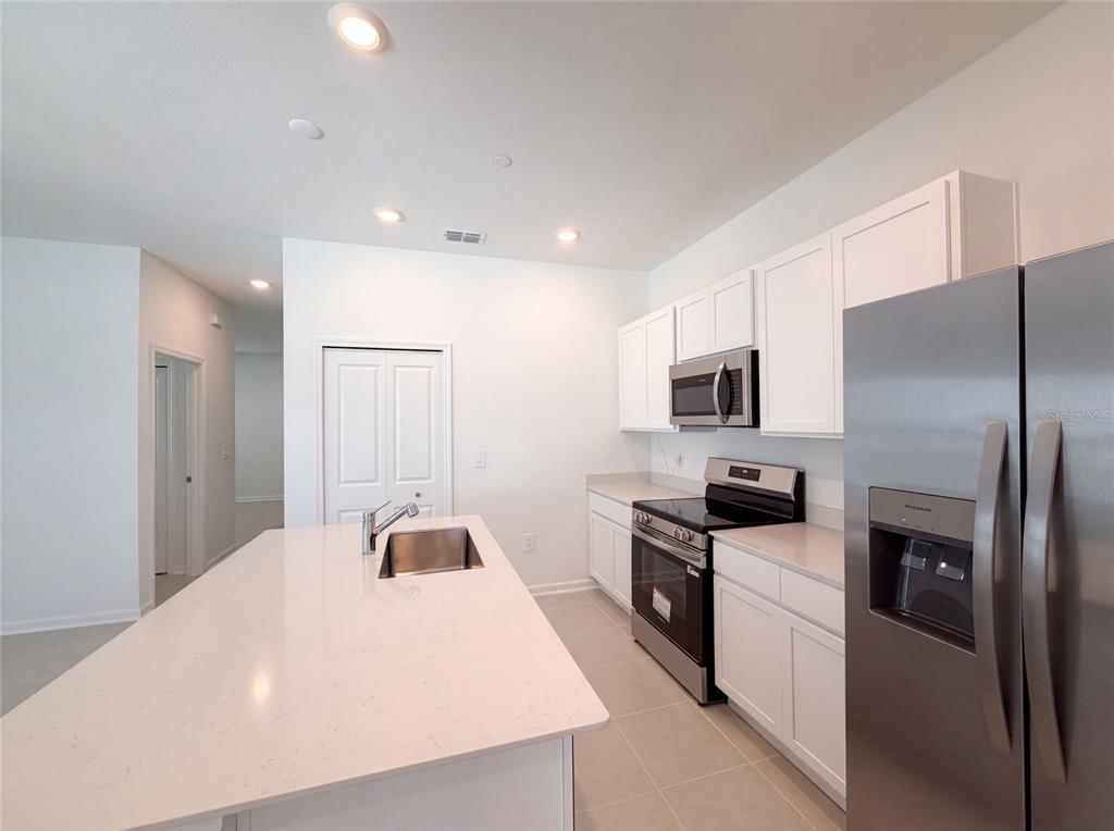 2172 Rider Rain Lane Apopka, FL 32703 - Photo 9 of 22 Gallery Image 9