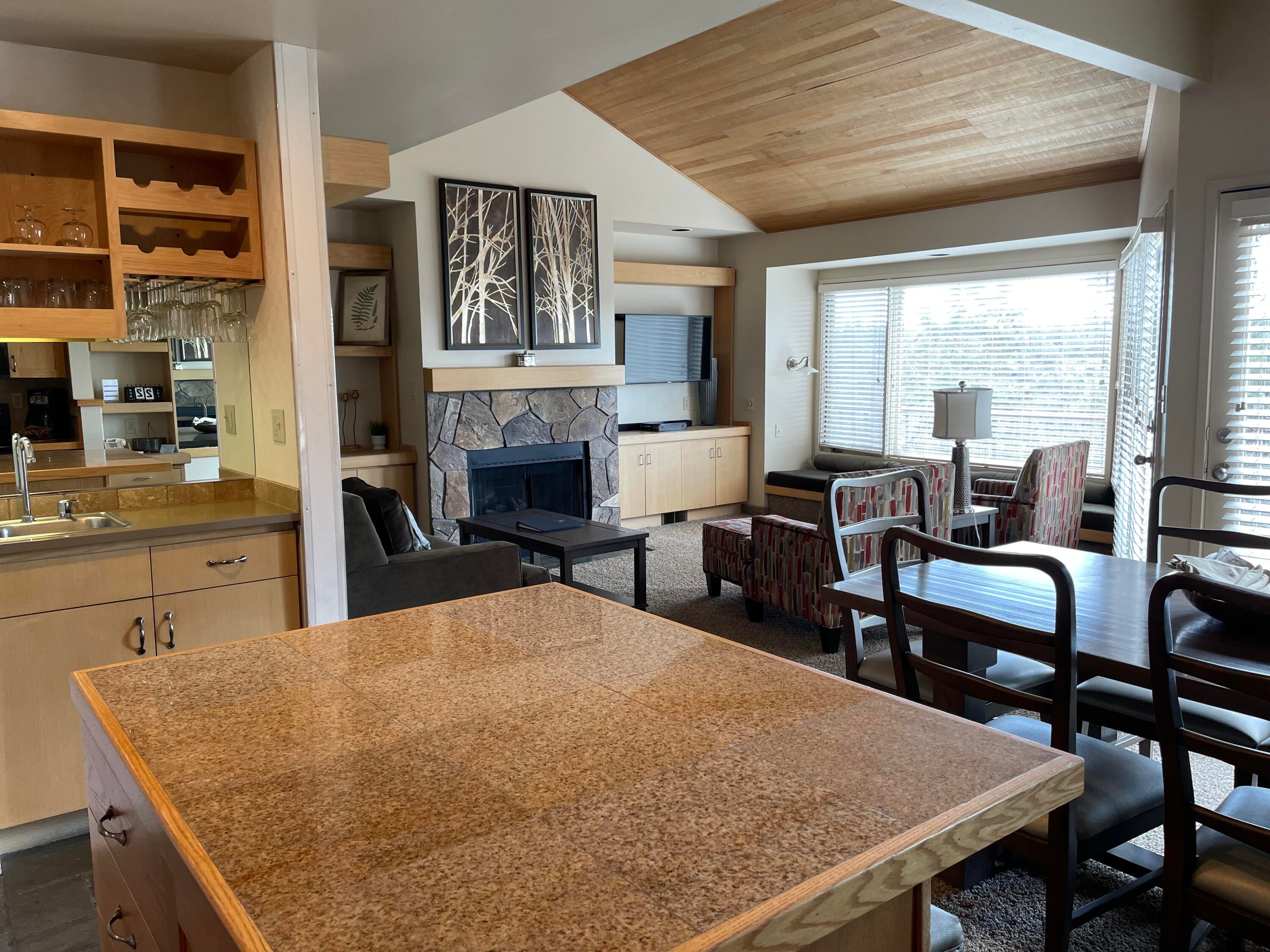 2340 Snowgoose Drive, Unit RV9D Redmond, OR 97756 - Photo 6 of 33 Kitchen Island and wet bar