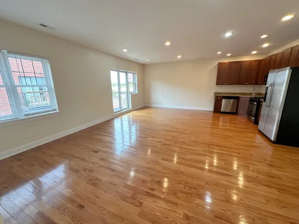 $2,500 | 3705 North Kedzie Avenue, Unit 308, Chicago, IL 60618