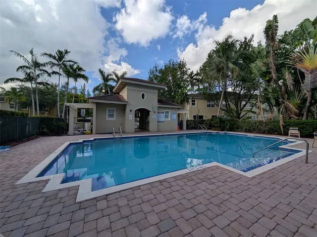 $2,600 | 2851 Prospect Road, Unit 701, Tamarac, FL 33309