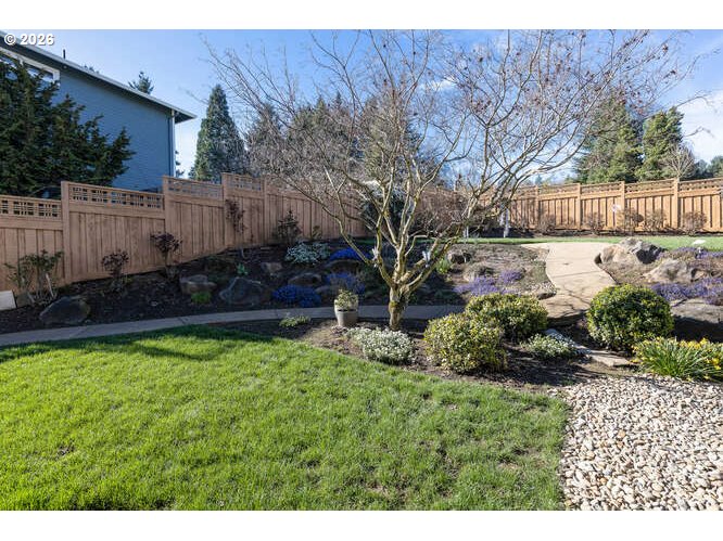 1038 Southwest Arrowhead Place Dundee, OR 97115 - Photo 21 of 28