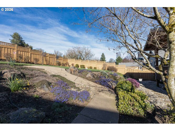 1038 Southwest Arrowhead Place Dundee, OR 97115 - Photo 23 of 28