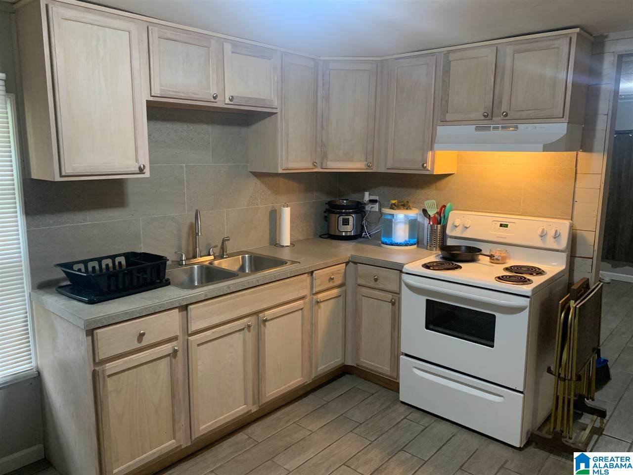 813 8th Street North Clanton, AL 35045 - Photo 2 of 6