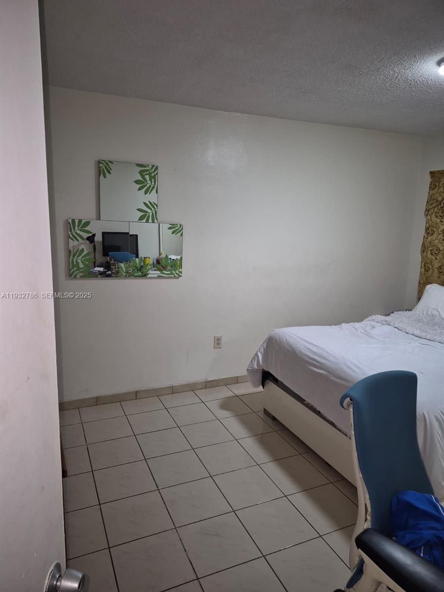 120 Royal Palm Road, Unit 102 Hialeah Gardens, FL 33016 - Photo 5 of 12