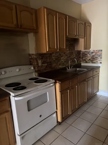 $1,650 | 22 Townley Street, Hartford, CT 06105