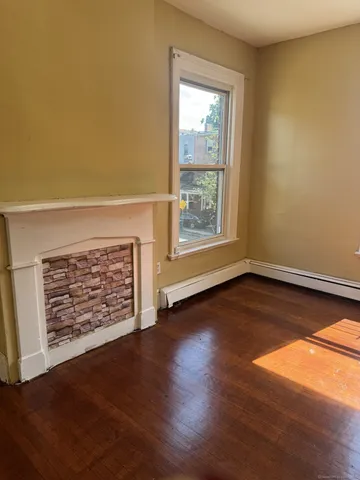 $1,650 | 22 Townley Street, Hartford, CT 06105